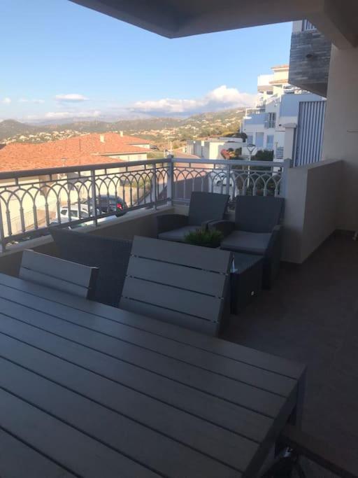Appart Avec Terrasse Vue Sur Mer Exceptionnelle L'Ile-Rousse  Exterior photo